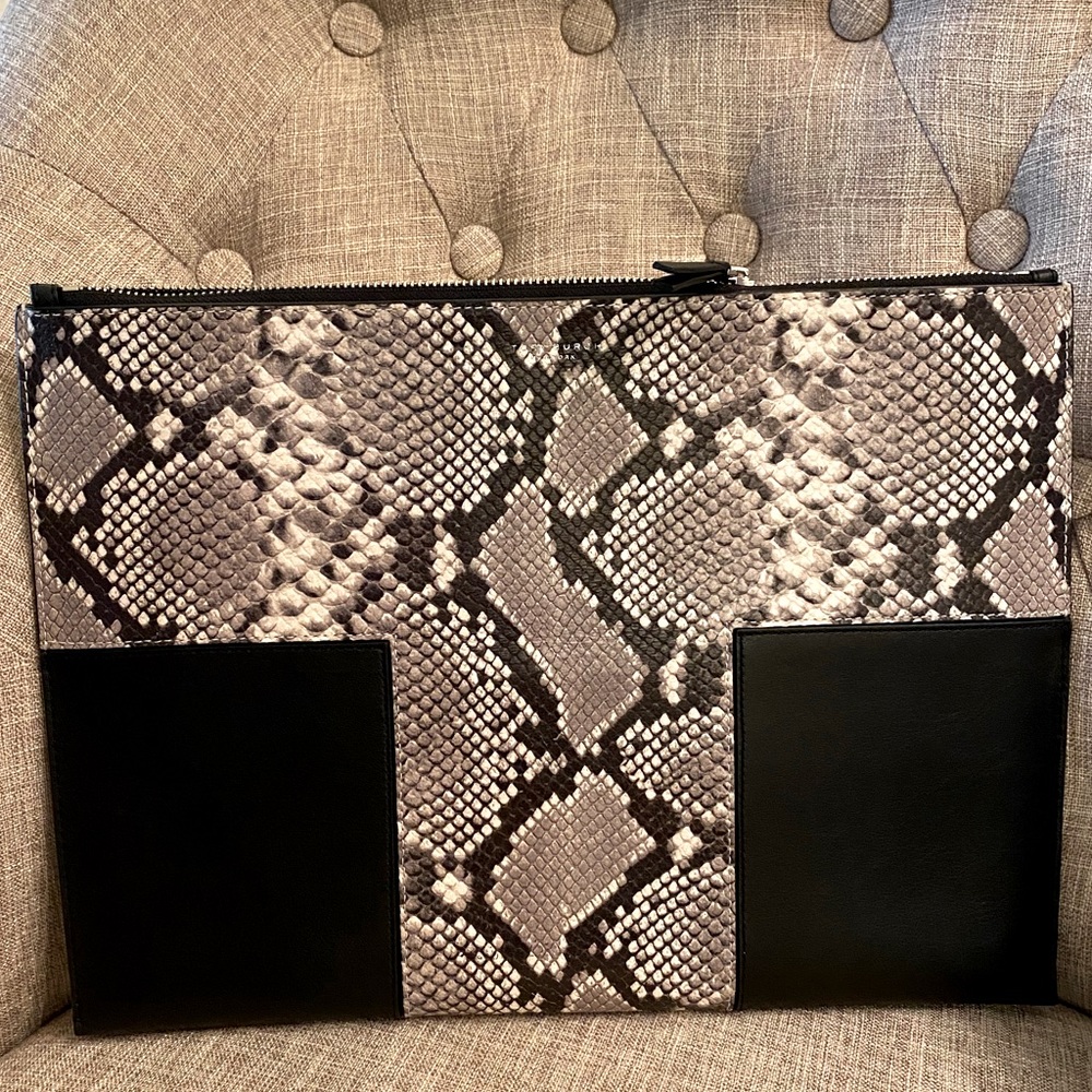 New Tory Burch Block T Leather Travel Zip Clutch